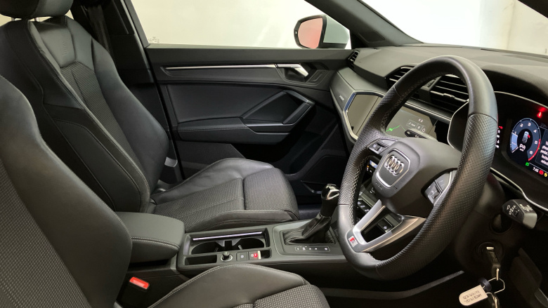 Audi Q3 40 TDI 200 Quattro S Line 5dr S Tronic Diesel Estate